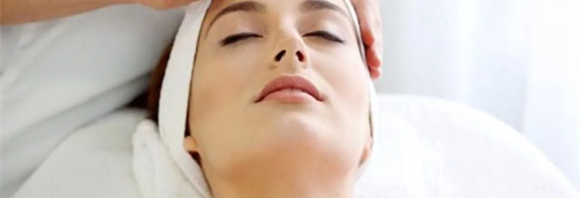 This Full Service Eyebrow & Lash Salon Has It All
